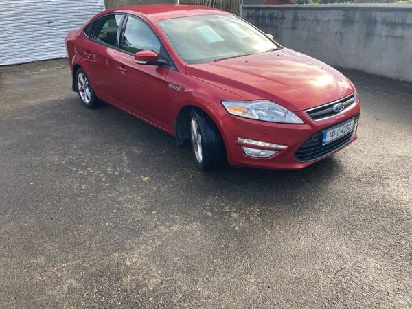 Ford Mondeo Saloon, Diesel, 2014, Red