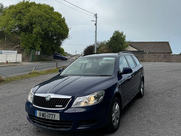 Skoda Octavia Estate, Diesel, 2011, Blue