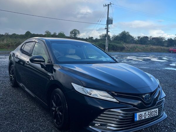 Toyota Camry Saloon, Petrol Hybrid, 2018, Black