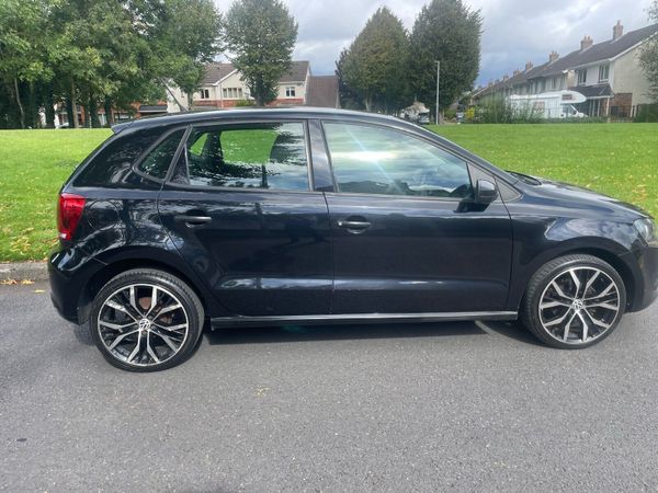 Volkswagen Polo Hatchback, Petrol, 2012, Black