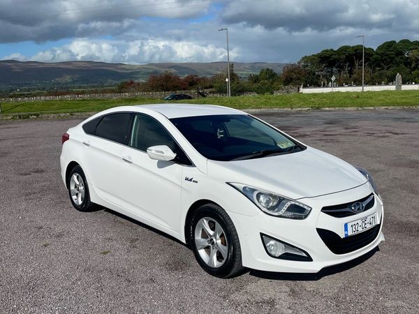 Hyundai i40 Saloon, Diesel, 2013, White