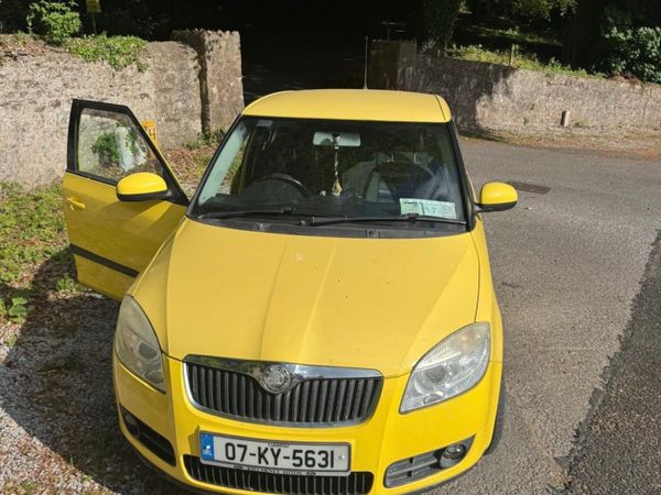 Skoda Fabia Hatchback, Petrol, 2007, Yellow