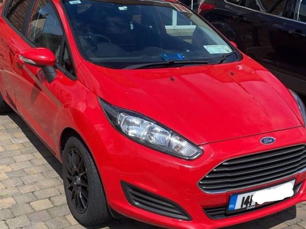 Ford Fiesta Hatchback, Petrol, 2014, Red