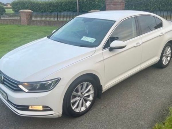 Volkswagen Passat Saloon, Diesel, 2017, White