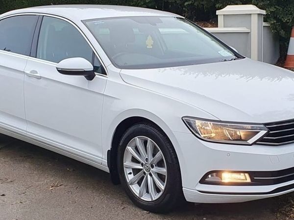 Volkswagen Passat Saloon, Diesel, 2017, White