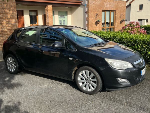 Vauxhall Astra Hatchback, Diesel, 2011, Black