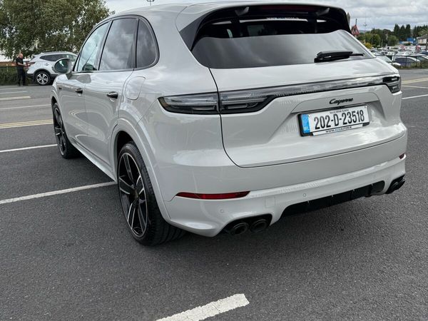 Porsche Cayenne SUV, Petrol Plug-in Hybrid, 2020, Grey