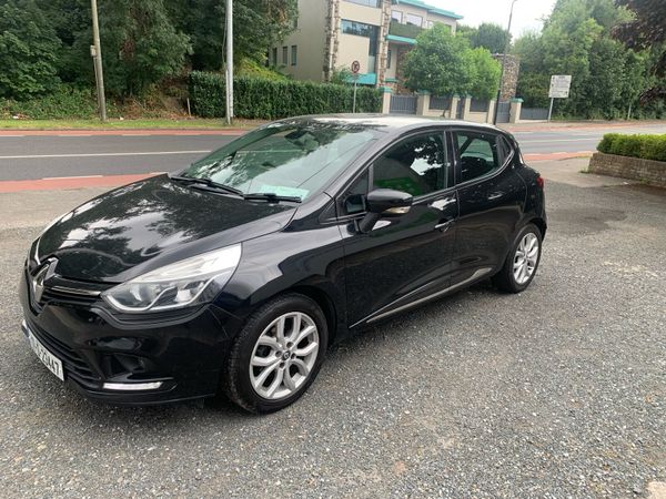 Renault Clio Hatchback, Petrol, 2017, Black