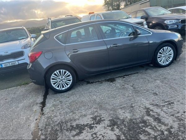 Opel Astra Hatchback, Diesel, 2015, Grey