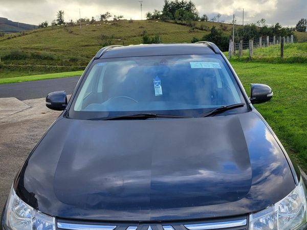 Mitsubishi Outlander SUV, Diesel, 2014, Black