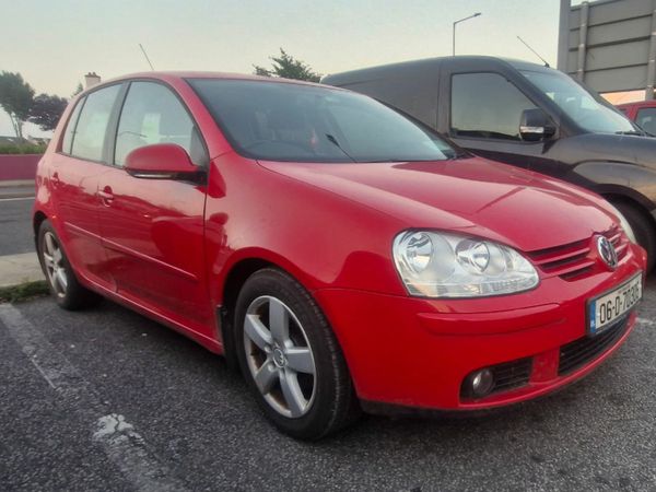 Volkswagen Golf Hatchback, Petrol, 2006, Red