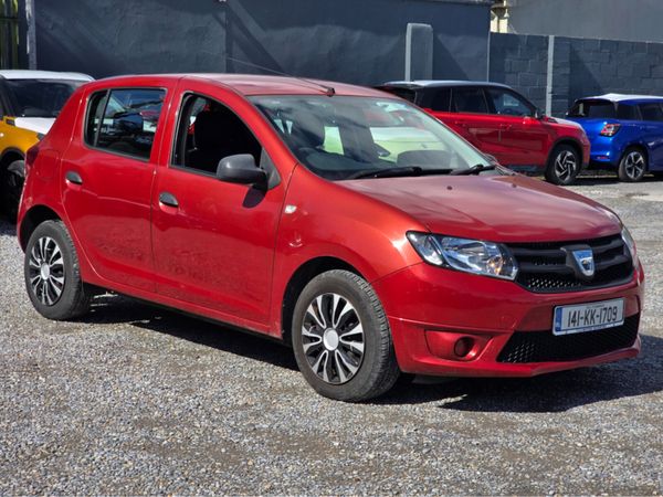 Dacia Sandero Hatchback, Petrol, 2014, Red