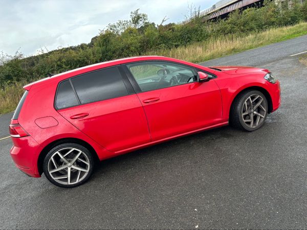 Volkswagen Golf Estate, Diesel, 2019, Red