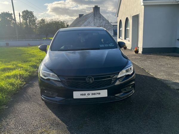 Vauxhall Astra Hatchback, Petrol, 2016, Black