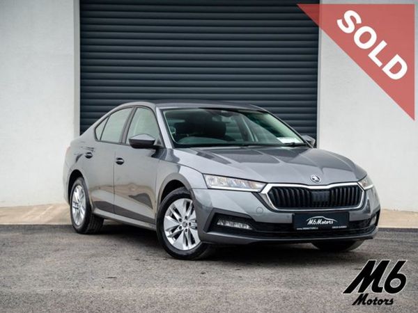 Skoda Octavia Hatchback, Diesel, 2022, Grey