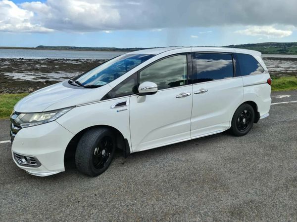 Honda Odyssey Estate, Petrol Hybrid, 2016, White