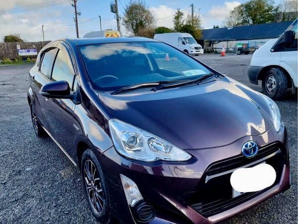 Toyota Aqua Hatchback, Petrol Hybrid, 2015, Purple
