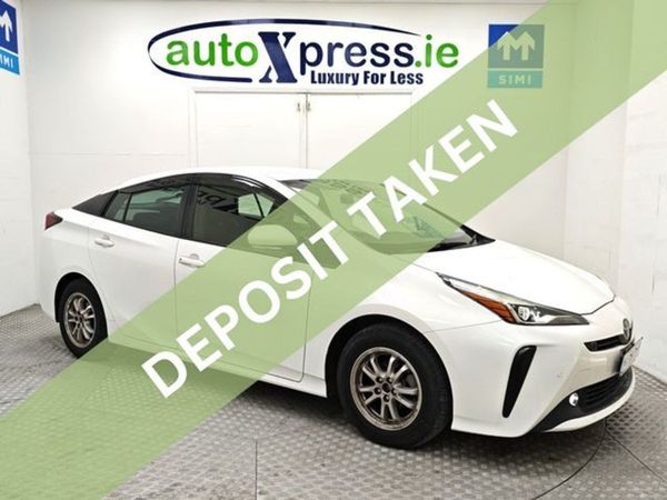 Toyota Prius Hatchback, Hybrid, 2022, White