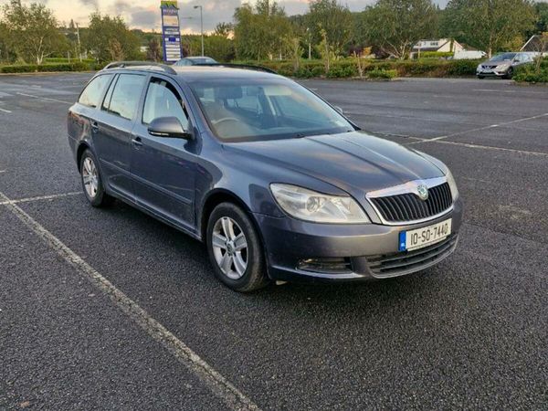 Skoda Octavia Estate, Diesel, 2010, Grey
