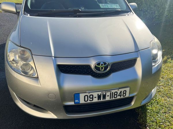 Toyota Auris Hatchback, Petrol, 2009, Silver