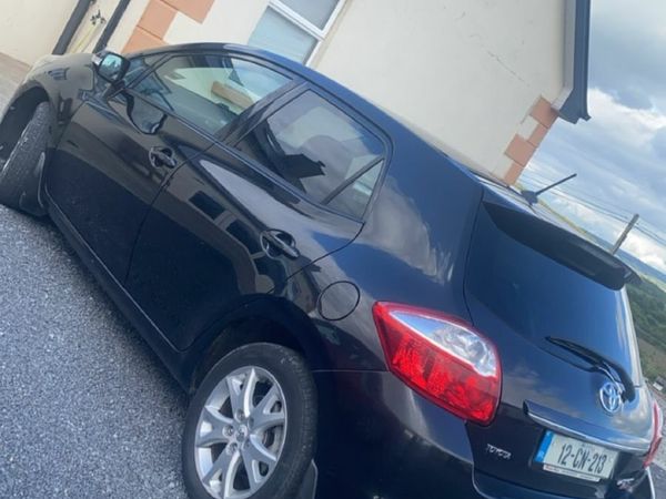 Toyota Auris Hatchback, Diesel, 2012, Black