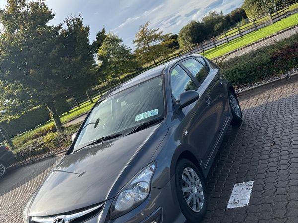 Hyundai i30 Hatchback, Diesel, 2011, Grey