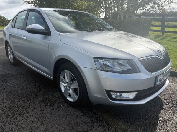 Skoda Octavia Saloon, Petrol, 2014, Silver
