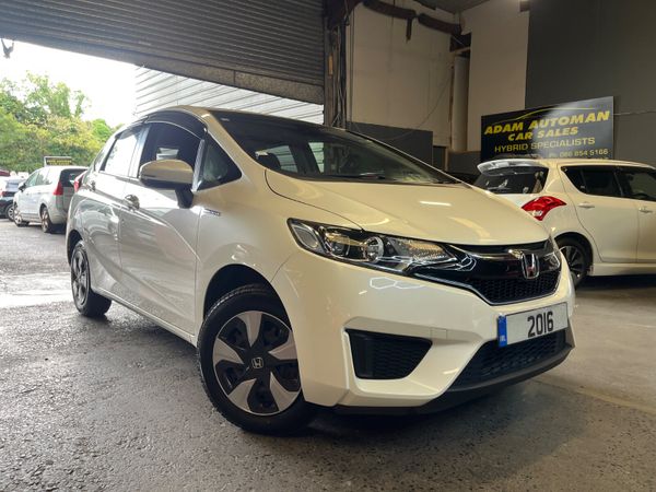 Honda Fit Hatchback, Petrol Hybrid, 2016, White