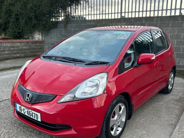 Honda Jazz Hatchback, Petrol, 2010, Red