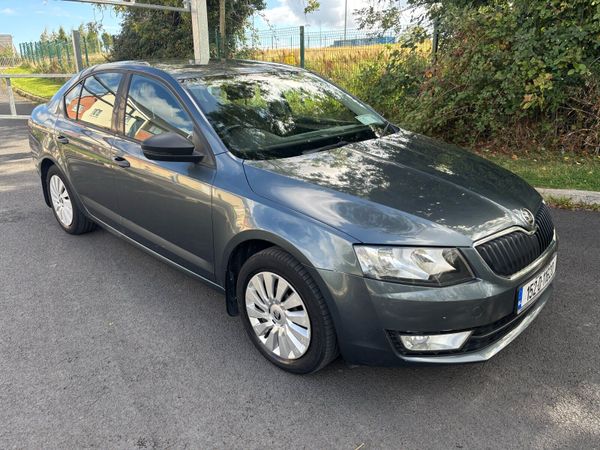 Skoda Octavia Saloon, Petrol, 2015, Grey
