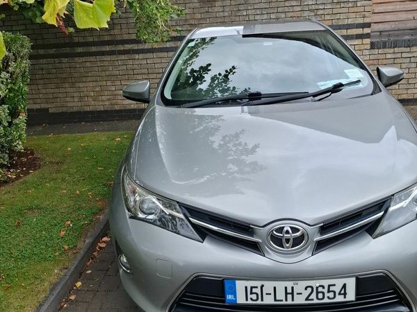 Toyota Auris Hatchback, Diesel, 2015, Grey