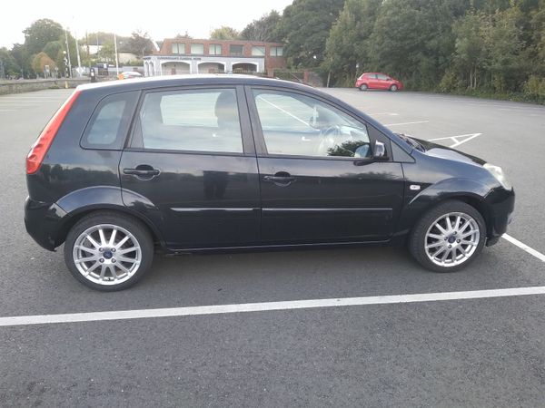 Ford Fiesta Hatchback, Petrol, 2007, Black
