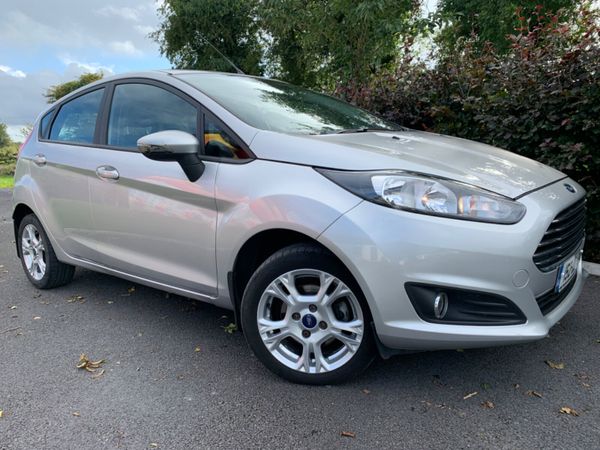 Ford Fiesta Hatchback, Petrol, 2015, Silver