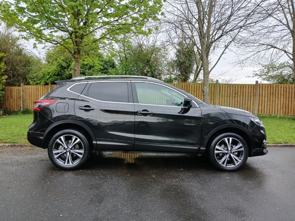 Nissan Qashqai Hatchback, Diesel, 2018, Black