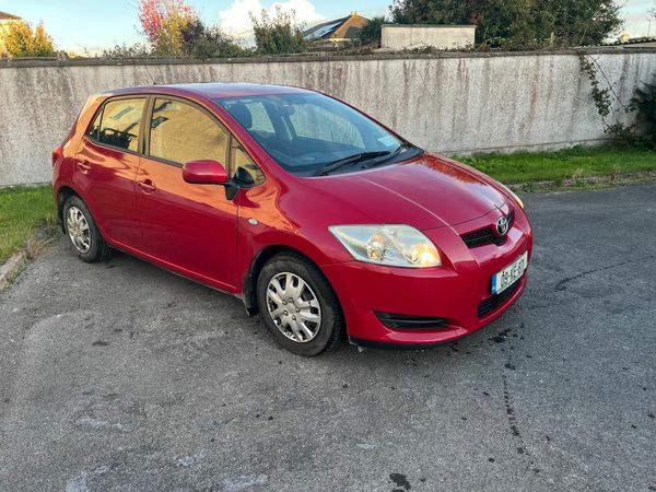 Toyota Auris Hatchback, Diesel, 2009, Red