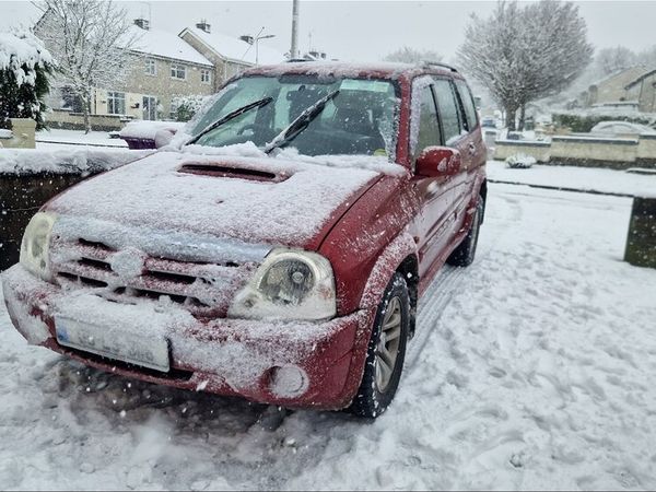 Suzuki Grand Vitara SUV, Diesel, 2005, Red