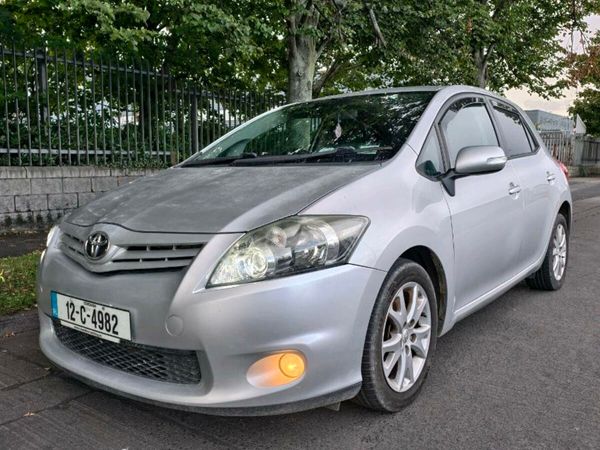 Toyota Auris Hatchback, Diesel, 2012, Silver
