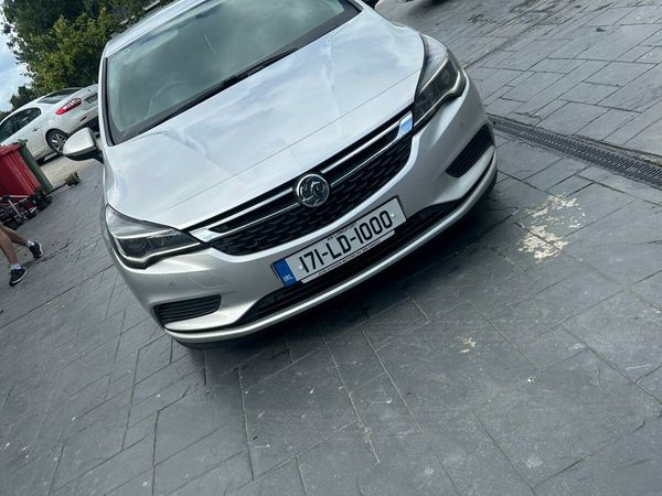Vauxhall Astra Hatchback, Diesel, 2017, Silver