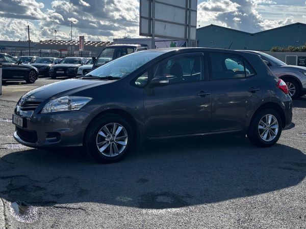 Toyota Auris Hatchback, Petrol, 2011, Grey