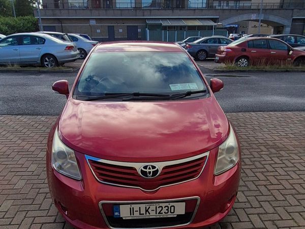 Toyota Avensis Saloon, Diesel, 2011, Red