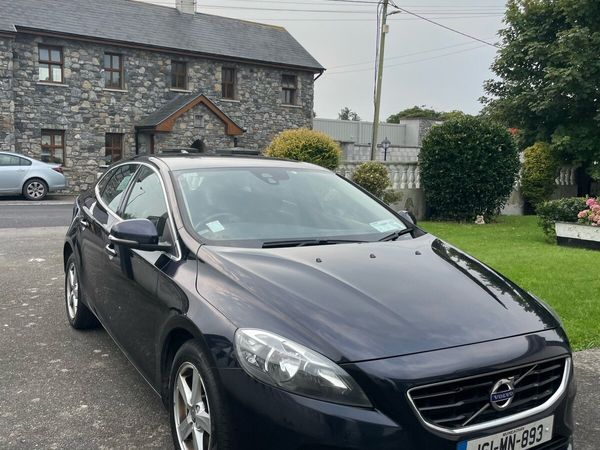 Volvo V40 Hatchback, Diesel, 2016, Blue