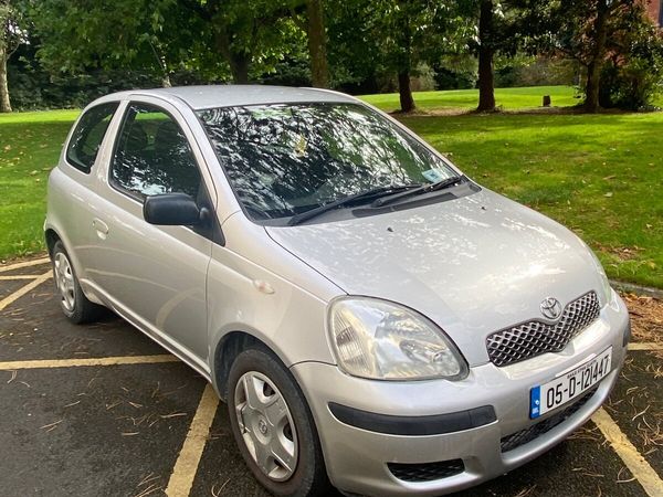 Toyota Yaris Hatchback, Petrol, 2005, Silver