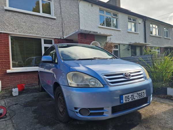 Toyota Avensis MPV, Diesel, 2005, Blue