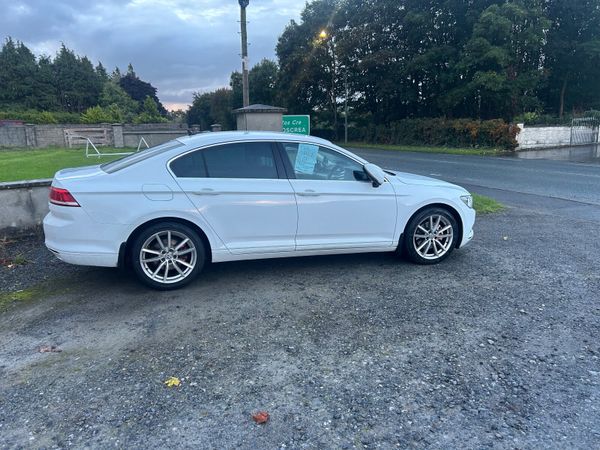Volkswagen Passat Saloon, Diesel, 2015, White