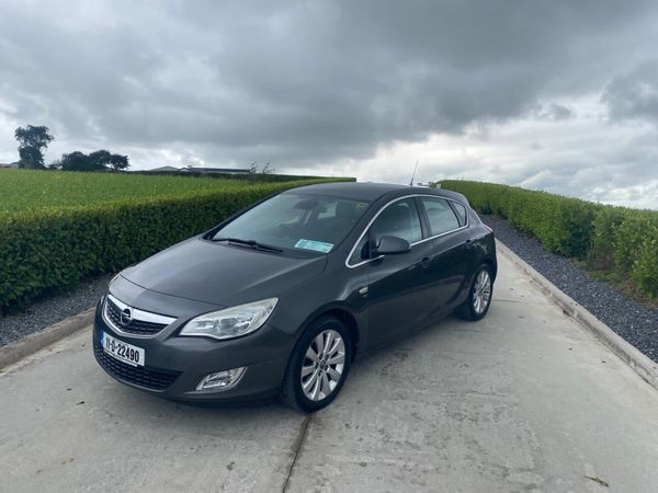 Opel Astra Hatchback, Diesel, 2011, Grey