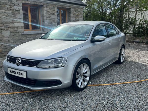 Volkswagen Jetta Saloon, Diesel, 2012, Silver