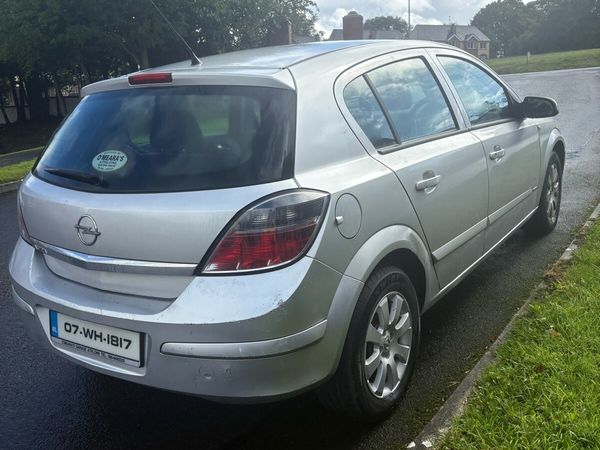 Opel Astra Hatchback, Petrol, 2007, Silver