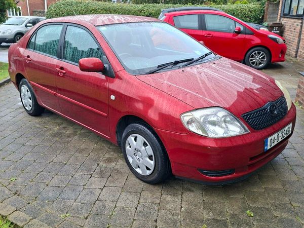 Toyota Corolla Saloon, Petrol, 2004, Red