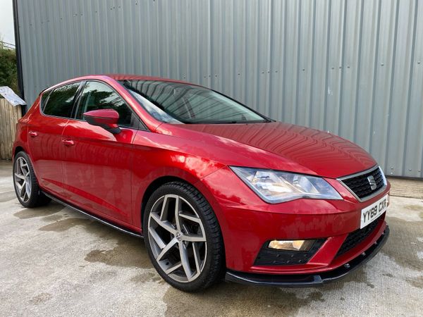 SEAT Leon Hatchback, Diesel, 2019, Red