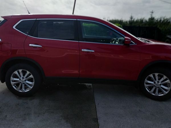 Nissan X-Trail SUV, Diesel, 2017, Red